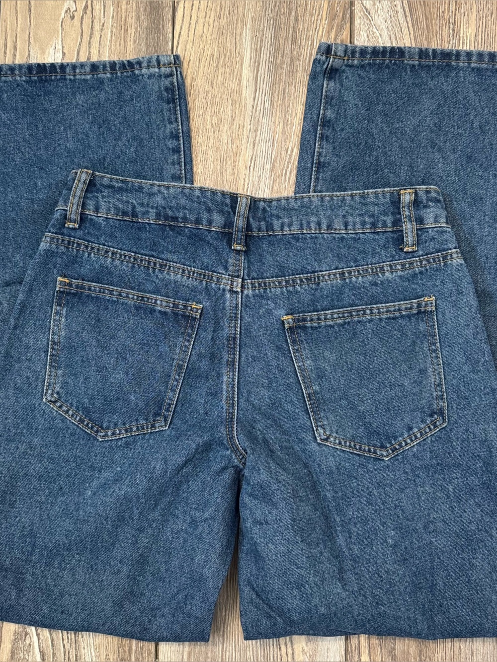 Edikted Blue Straight-Leg Women's Jeans - Picture 3 of 3